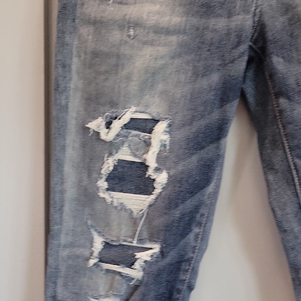 American Eagle Outfitters Women's Distressed Blue Skinny Jeans - Picture 5 of 15